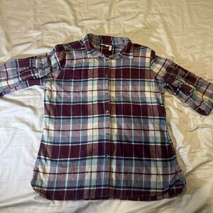 Woolrich Flannel Shirt women’s L Burgundy Blue Long Sleeve Button Down.